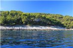 Secluded fisherman's cottage Cove Spiliska