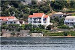 Apartments and rooms by the sea Supetarska Draga - Gornja