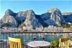 Apartments by the sea Omis - 2822