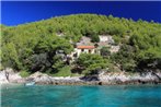 Secluded fisherman's cottage Cove Bratinja Luka