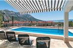 Six-Bedroom Holiday Home in Omis