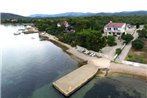 Apartments and rooms by the sea Pirovac