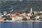 Apartments by the sea Gradac