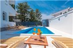 Villa Star 2 a centrally located ap. with a pool