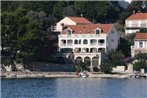 Apartments and rooms by the sea Slano