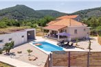 Three-Bedroom Holiday Home in Vela Luka