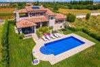 Nice home in Vodnjan w/ Outdoor swimming pool and 5 Bedrooms
