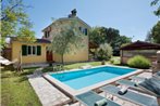 Peaceful Holiday Home in Umag with Swimming Pool