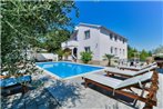 Family friendly apartments with a swimming pool Zadar - 18098