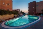 Luxury Apartment Black&White with Pool