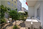 A2 - apt near beach w patio parking and grill