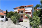 Apartments by the sea Trpanj