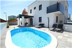 Villa Essenza Mare 650 meters from the beach