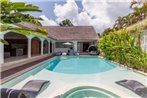 The Aora - Capacious Villa close to Seminyak Sights