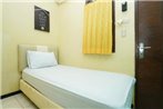 OYO Life 2905 Kost Semampir Tengah Near RSU Premier Surabaya Kota Surabaya