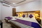 Hotel Lav Kush Deluxe \ 3 Min Walking from New Delhi Railway Station \