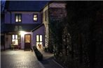 Moville Boutique Hostel & Apartments