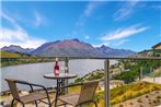 Queenstown Lake Views - Upstairs Apartment