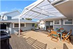 Sea Side Escape - Mt Maunganui Holiday Home