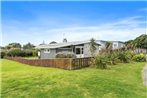 Queenie - Waikanae Beach Holiday Home