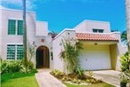 Villa Coral Reef- 4BR with community pool overlooking ocean