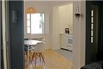 LovelyStay - Cozy & Central 2Bedroom Flat with garage II