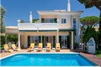 Vale do Lobo Villa Sleeps 6 with Pool Air Con and WiFi