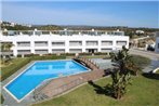 Townhouse em condominio com piscina e jardim