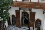 Riad Les Remparts De Fe`s