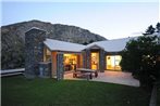 Riverview Retreat Holiday Home by MajorDomo