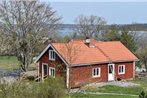 Amazing home in Valdemarsvik w/ 3 Bedrooms