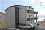 Apartments with a parking space Mali Rat (Omis) - 7482