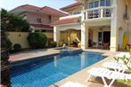 4 bedroom villa private pool central Pattaya 15 min away