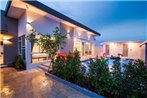 familia house pool villa