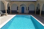 Maison typiques (houche) avec piscine