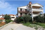 Two-Bedroom Apartment Malinska near Sea