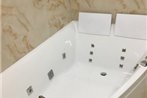 4-room jacuzzi apartment