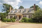 Colonial Houses - A Colonial Williamsburg Hotel