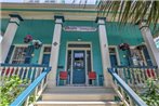 Historic Galveston Apt Less Than 2 Mi to Pleasure Pier!