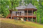 Cozy Scottsville Cottage with River Views and Gazebo!