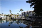 Santa Maria #106 - Beachy & home condo walking distance to beach!