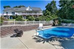 Brook Knoll - NEW! Beautiful Mtn Retreat w/Pool Near Asheville!