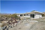 Delightful Desert Home 5mi to Natural Hot Springs