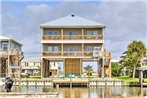 Luxe Spacious Stilted Home with Kayaks Walk to Beach