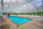 5701 Indoor and outdoor pool - Penthouse view - Free Daily Activities