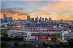 La Quinta Inn & Suites by Wyndham Nashville Downtown Stadium