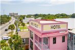 NEW Completely Renovated Hotel Folly with Sunset Views