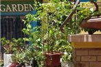 Alley Garden Homestay