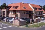 Varfurdo-Panzio Apartmanhaz