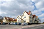 The White Horse Hotel and Luxury Shepherds Huts